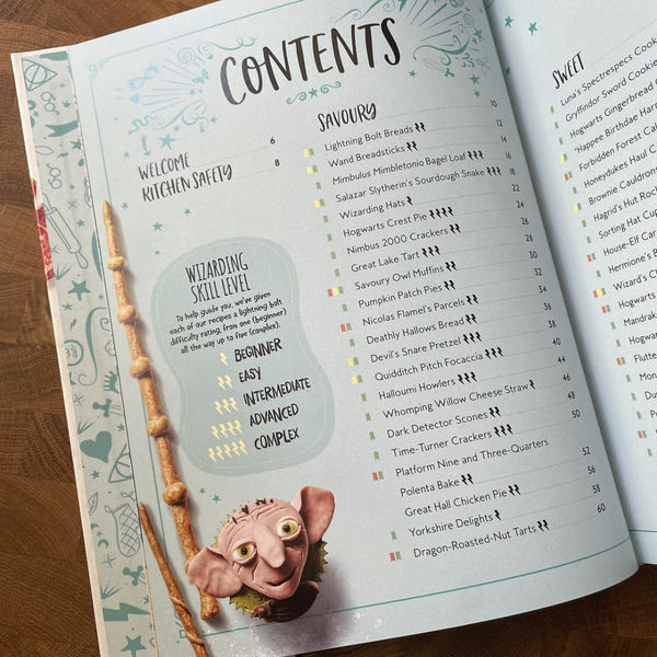 Паперова книга «The Official Harry Potter Baking Book», автор Джоанна Ферроу - фото №1