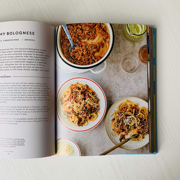 Паперова книга «Pinch of Nom Quick & Easy: 100 Delicious, Slimming Recipes», авторів Кей Фезерстоун, Кейт Аллінсон - фото №1