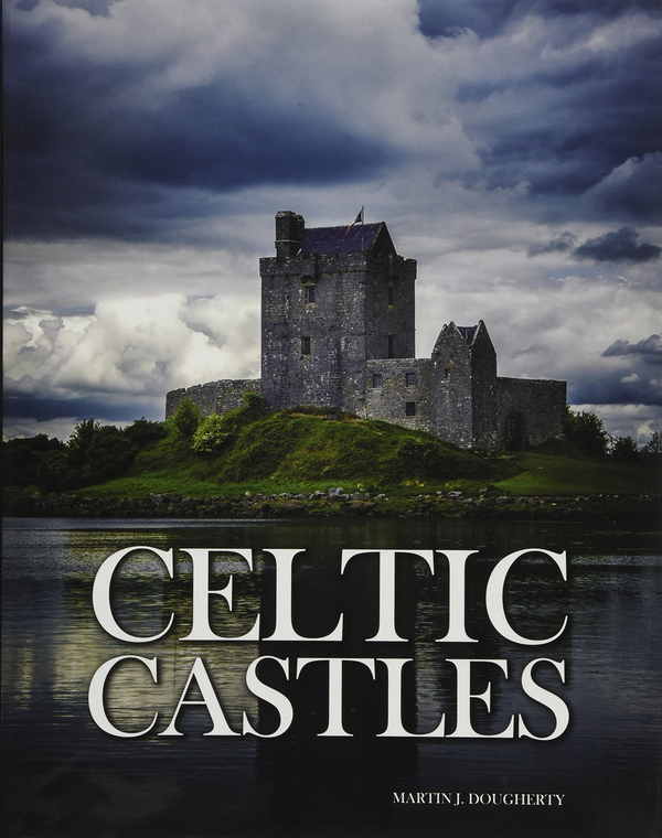 Паперова книга «Celtic Castles», автор Мартін Догерті - фото №1