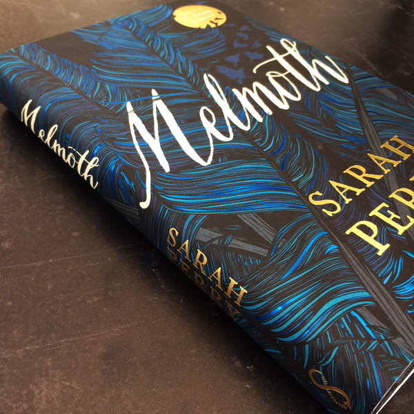 Бумажная книга «Melmoth», автор Сара Перри - фото №1
