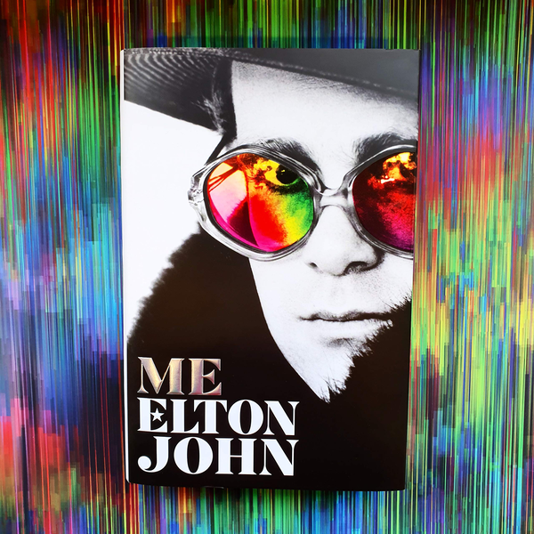 Паперова книга «Me», автор Елтон Джон - фото №1