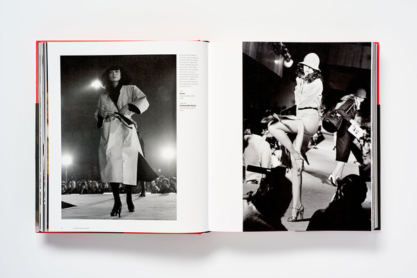 Бумажная книга «Catwalking. Photographs by Chris Moore», автор Александр Фьюри - фото №1