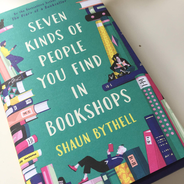 Бумажная книга «Seven Kinds of People You Find in Bookshops», автор Шон Байтелл - фото №1