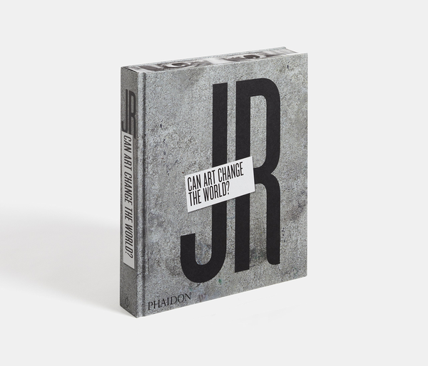 Бумажная книга «JR. Can Art Change the World?», автор Нато Томпсон - фото №1