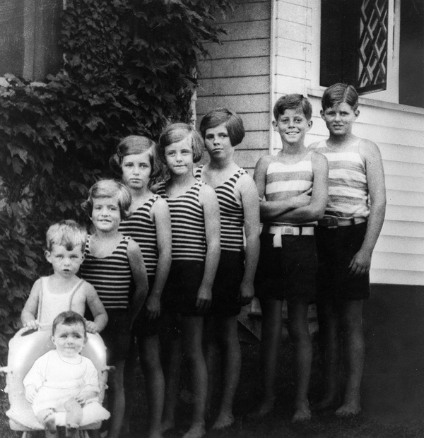 Паперова книга «JFK. Volume 1. 1917-1956», автор Фредрік Логеваль - фото №1