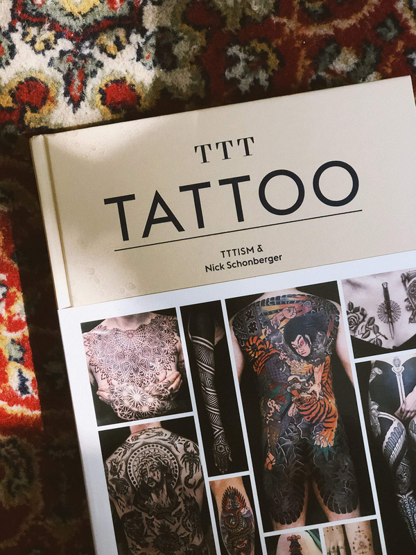 Паперова книга «TTT: Tattoo», автор Нік Шонбергер - фото №1