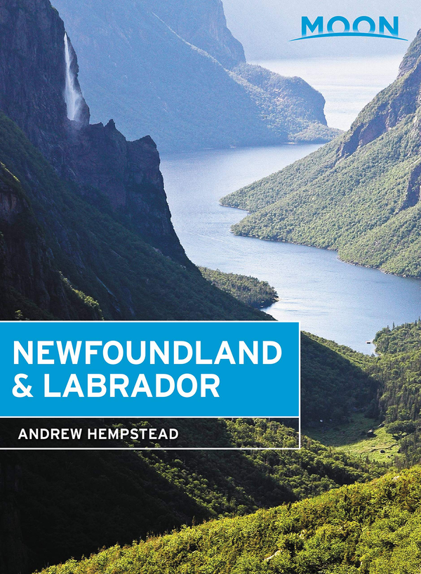 Бумажная книга «Moon Newfoundland & Labrador», автор Эндрю Хемпстед - фото №1