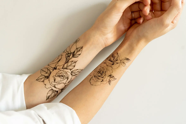  «Тимчасове тату Tattooshka Трояндова гілочка (TH-396)», бренда Tattooshka - фото №1