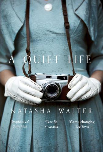 Паперова книга «A Quiet Life», автор Наташа Волтер - фото №1