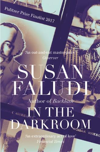 Бумажная книга «In the Darkroom», автор Сьюзен Фалуди - фото №1