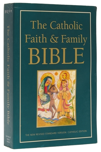 Бумажная книга «NRSV, The Catholic Faith and Family Bible, Paperback», автор Католическое библейское издательство - фото №1