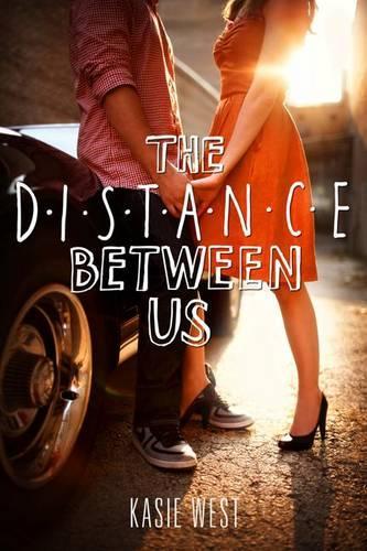 Бумажная книга «The Distance Between Us», автор Каси Вест - фото №1