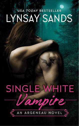 Бумажная книга «Single White Vampire: An Argeneau Novel», автор Линси Сэндс - фото №1