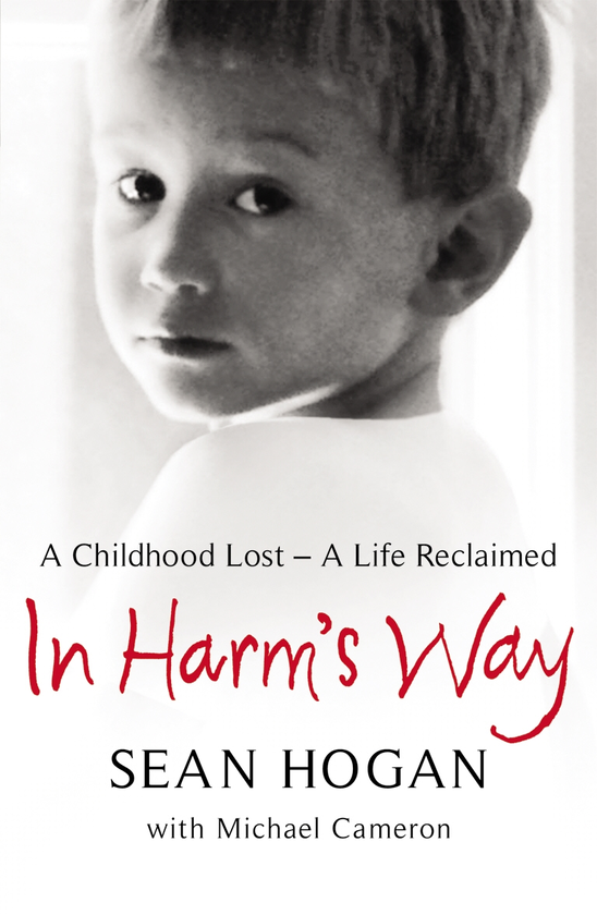 Бумажная книга «In Harm's Way», авторов Майкл Кэмерон, Шон Хоган - фото №1