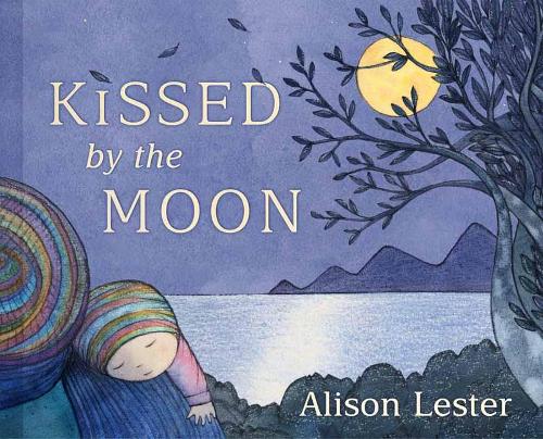 Паперова книга «Kissed by the Moon», автор Елісон Лестер - фото №1