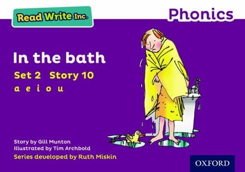 Бумажная книга «Read Write Inc. Phonics: In the Bath (Purple Set 2 Storybook 10)», автор Джилл Мантон - фото №1