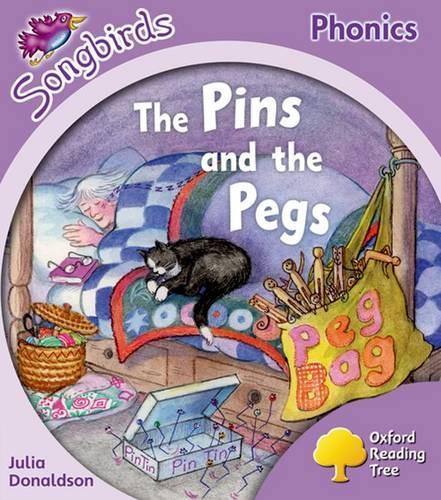 Бумажная книга «Oxford Reading Tree: Level 1+: More Songbirds Phonics: The Pins and the Pegs», автор Джулия Дональдсон - фото №1