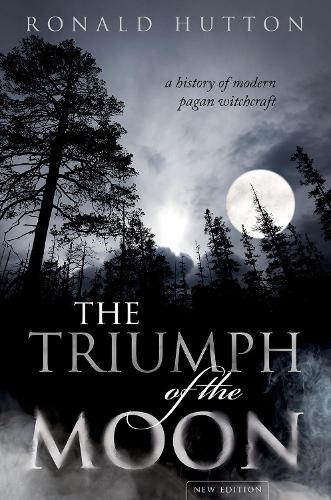 Бумажная книга «The Triumph of the Moon: A History of Modern Pagan Witchcraft», автор Рональд Хаттон - фото №1