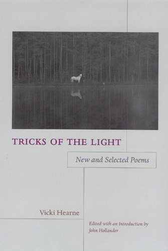Бумажная книга «Tricks of the Light: New and Selected Poems», автор Вики Хирн - фото №1