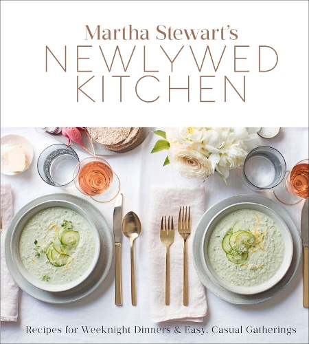 Бумажная книга «Martha Stewart's Newlywed Kitchen: Recipes for Weeknight Dinners and Easy, Casual Gatherings: A Cookbook», автор Редакторы Martha Stewart Living - фото №1