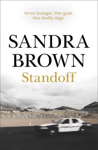 Паперова книга «Standoff: The gripping thriller from #1 New York Times bestseller», автор Сандра Браун - фото №1