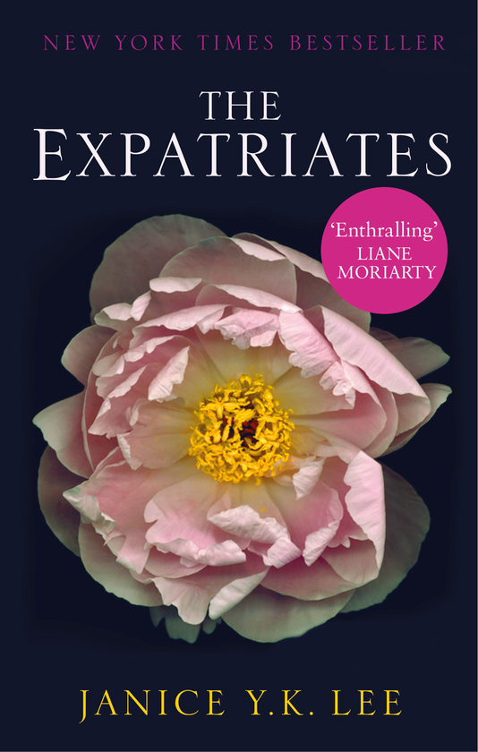 Паперова книга «The Expatriates», автор Джаніс Ю. К. Лі - фото №1