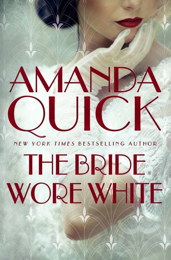 Паперова книга «The Bride Wore White», автор Аманда Квік - фото №1