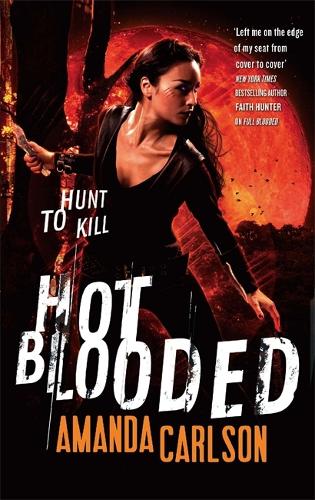 Бумажная книга «Hot Blooded: Book 2 in the Jessica McClain series», автор Аманда Карлсон - фото №1