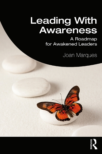 Паперова книга «Leading With Awareness: A Roadmap for Awakened Leaders», автор Джоан Маркес - фото №1