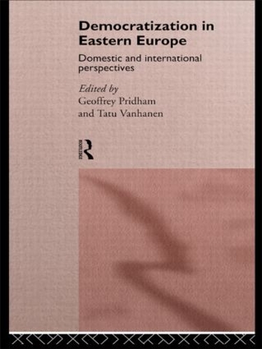 Бумажная книга «Democratization in Eastern Europe», авторов Джеффри Придэм, Тату Ванханен - фото №1