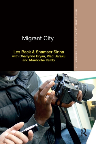 Бумажная книга «Migrant City», авторов Лес Бэк, Шамсер Синха - фото №1