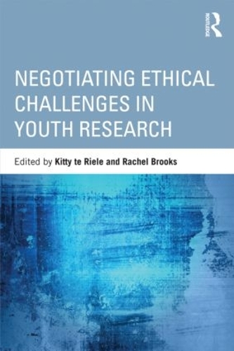 Паперова книга «Negotiating Ethical Challenges in Youth Research» - фото №1