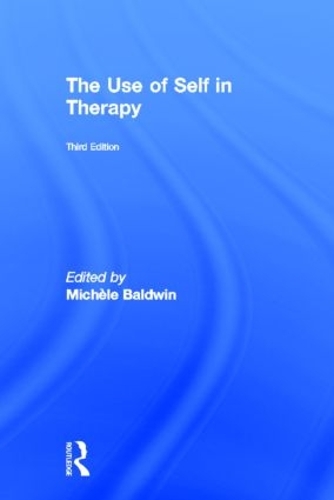 Паперова книга «The Use of Self in Therapy» - фото №1