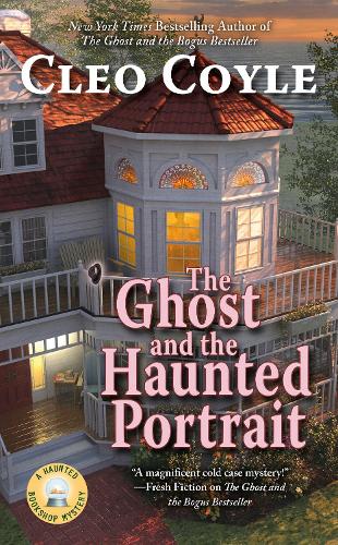 Паперова книга «The Ghost And The Haunted Portrait», автор Клео Койл - фото №1