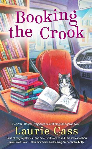 Бумажная книга «Booking The Crook: A Bookmobile Cat Mystery #7», автор Лори Касс - фото №1