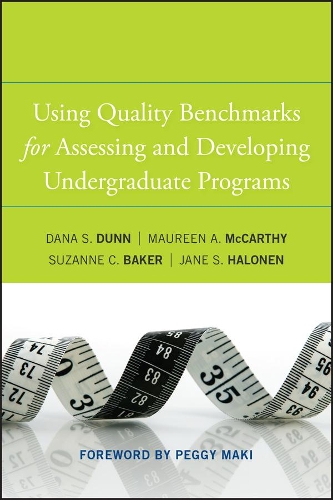 Паперова книга «Using Quality Benchmarks for Assessing and Developing Undergraduate Programs», авторів Джейн С. Халонен, Морін А. Маккарті, Сюзанна К. Бейкер - фото №1