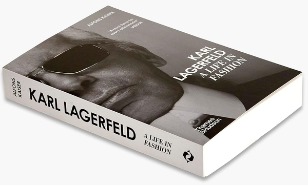 Паперова книга «Karl Lagerfeld: A Life in Fashion», автор Альфонс Кайзер - фото №1