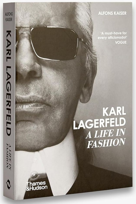 Паперова книга «Karl Lagerfeld: A Life in Fashion», автор Альфонс Кайзер - фото №1