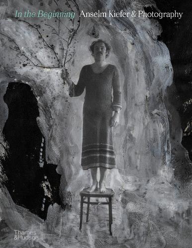 Бумажная книга «In the Beginning: Anselm Kiefer & Photography», авторов Кристиан Вайкоп, Хайнер Бастиан, Жан де Луази, Себастьен Делот - фото №1