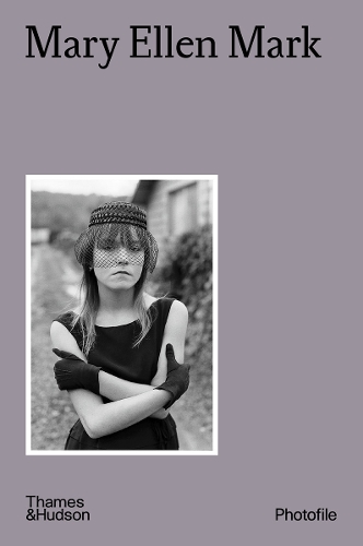 Паперова книга «Mary Ellen Mark», автор Кароліна Бенішу - фото №1