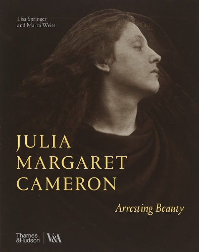 Бумажная книга «Julia Margaret Cameron – Arresting Beauty (Victoria and Albert Museum)», авторов Лиза Спрингер, Марта Вайс - фото №1