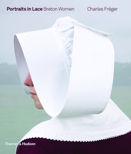 Паперова книга «Portraits in Lace: Breton Women», автор Чарльз Фрегер - фото №1
