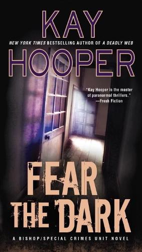 Бумажная книга «Fear The Dark», автор Кей Хупер - фото №1