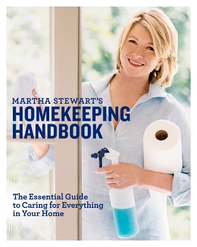 Бумажная книга «Martha Stewart's Homekeeping Handbook: The Essential Guide to Caring for Everything in Your Home», автор Марта Стюарт - фото №1