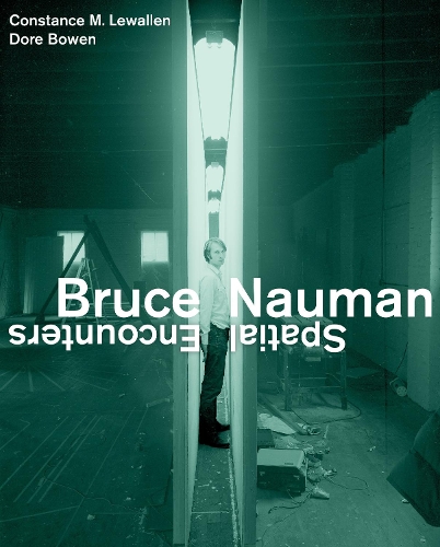 Паперова книга «Bruce Nauman: Spatial Encounters», авторів Констанс М. Леваллен, Дора Боуен - фото №1
