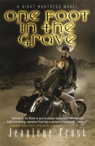 Паперова книга «One Foot in the Grave: A Night Huntress Novel», автор Жанін Фрост - фото №1
