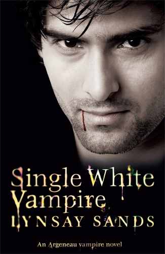 Паперова книга «Single White Vampire: Book Three», автор Лінсі Сендс - фото №1