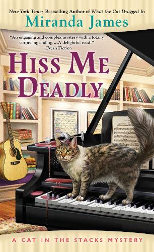Паперова книга «Hiss Me Deadly», автор Міранда Джеймс - фото №1