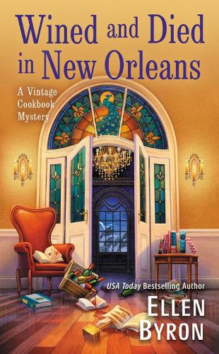 Паперова книга «Wined And Died In New Orleans», автор Еллен Байрон - фото №1