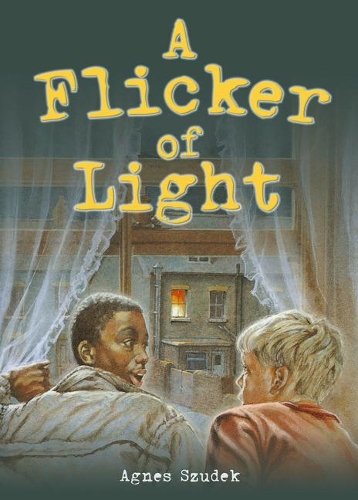 Паперова книга «POCKET TALES YEAR 6 A FLICKER OF LIGHT», авторів Агнес Шудек, Роджер Джонс - фото №1